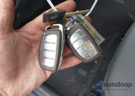 2020 Hyundai Ioniq Hybrid Se z USA, uszkodzony, nr VIN KMHC75LC2LU209745